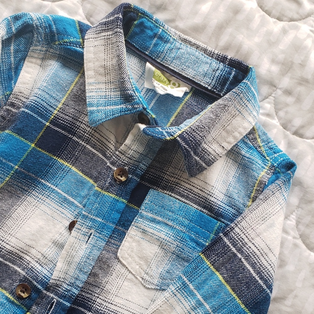 $4 BUNDLED ~ Flannel button down shirt